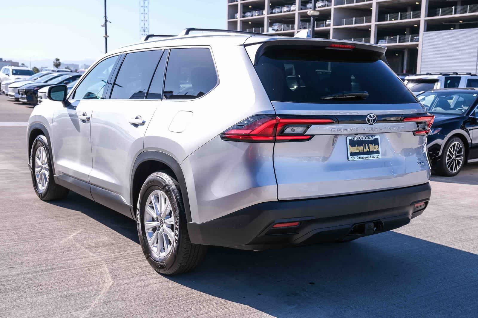 Thumbnail: 2026 Toyota Grand Highlander - 6