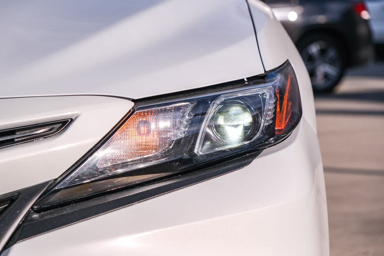 Thumbnail: 2022 Toyota Camry - 11
