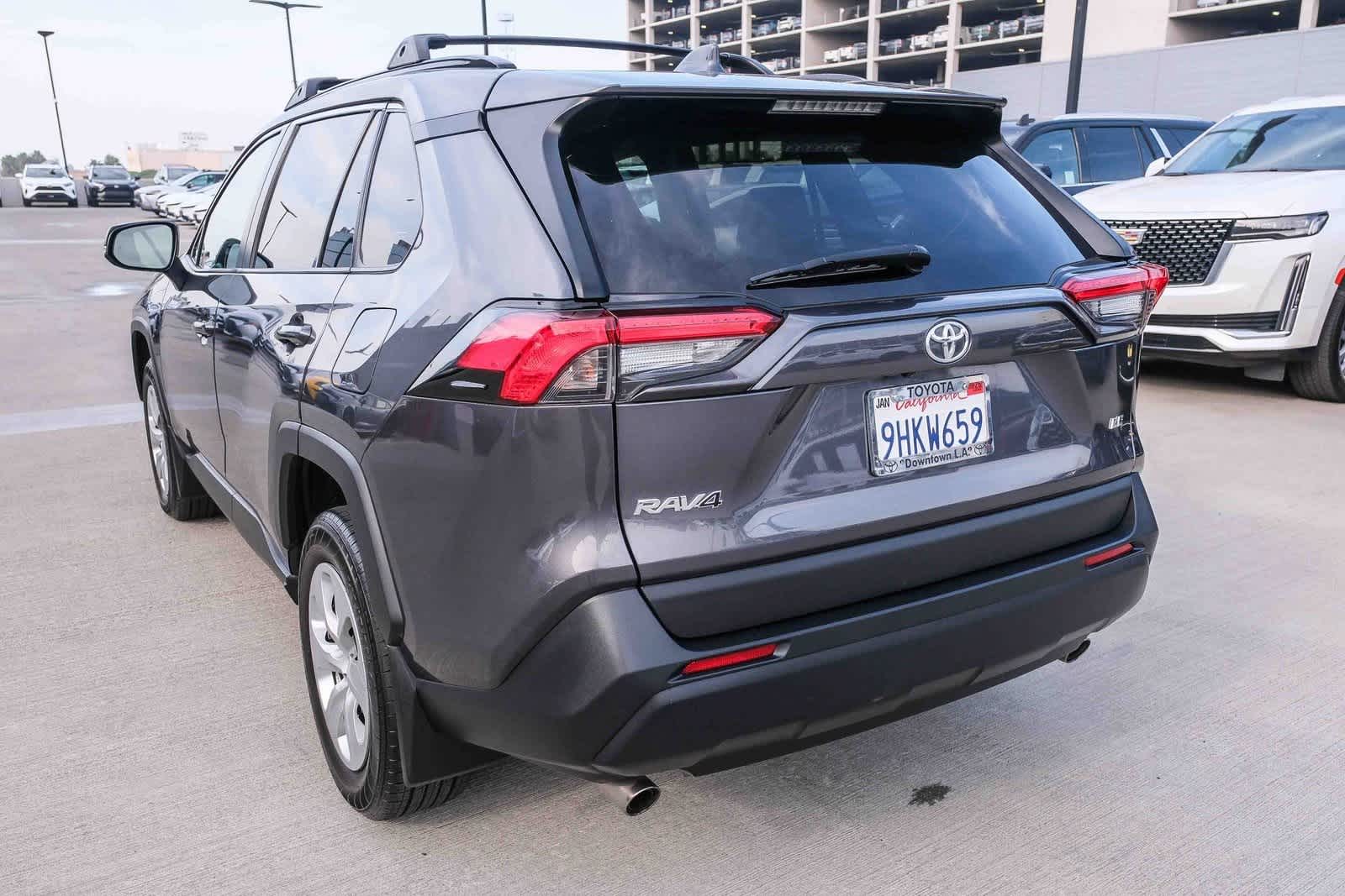 Thumbnail: 2020 Toyota RAV4 - 8