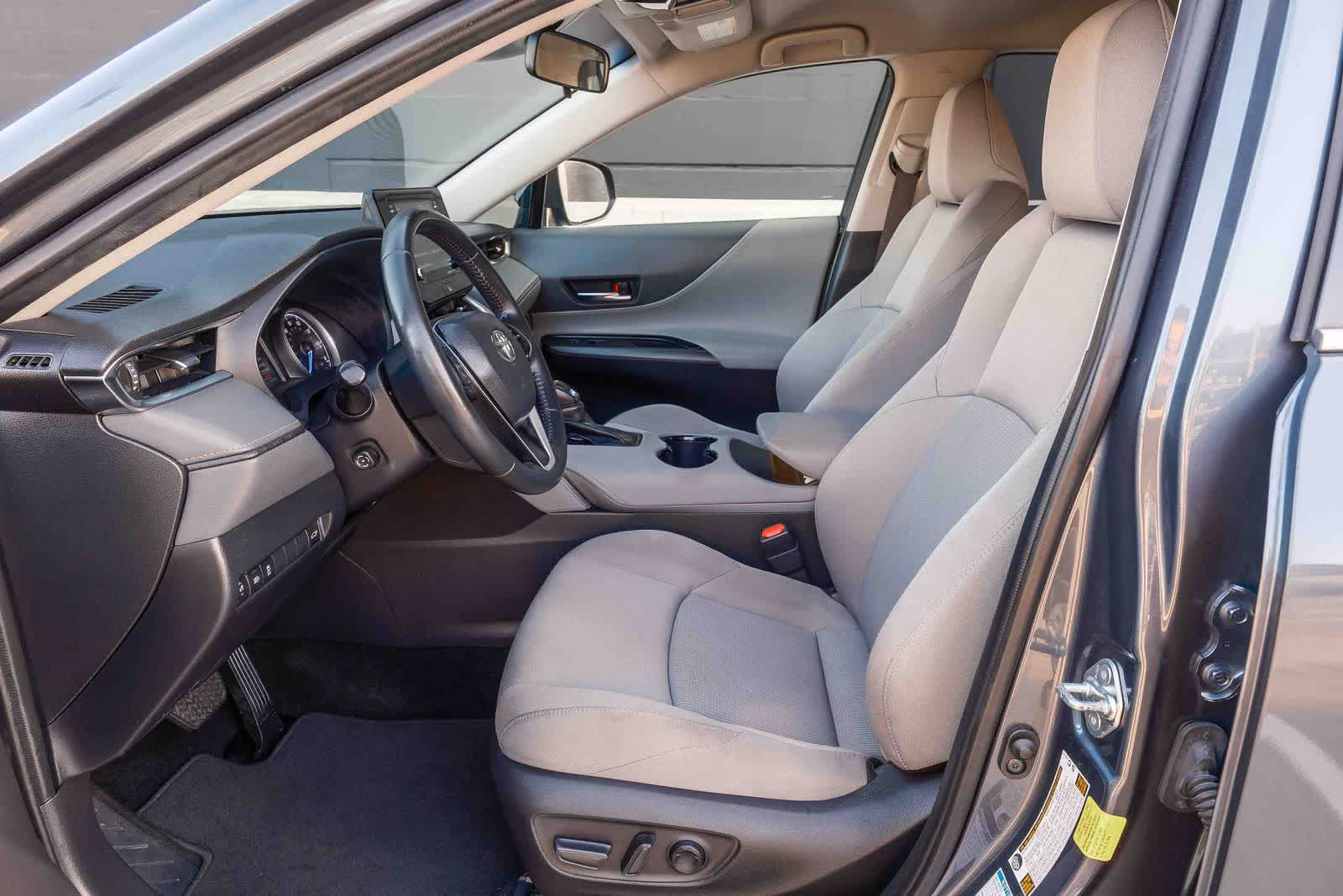 Thumbnail: 2022 Toyota Venza - 20