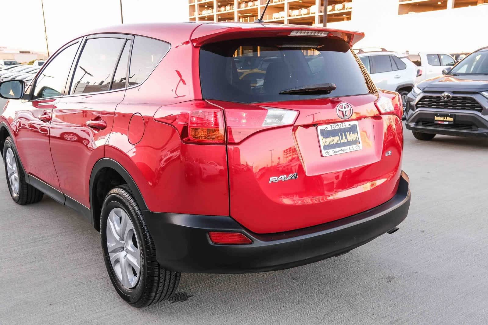 Thumbnail: 2015 Toyota RAV4 - 8