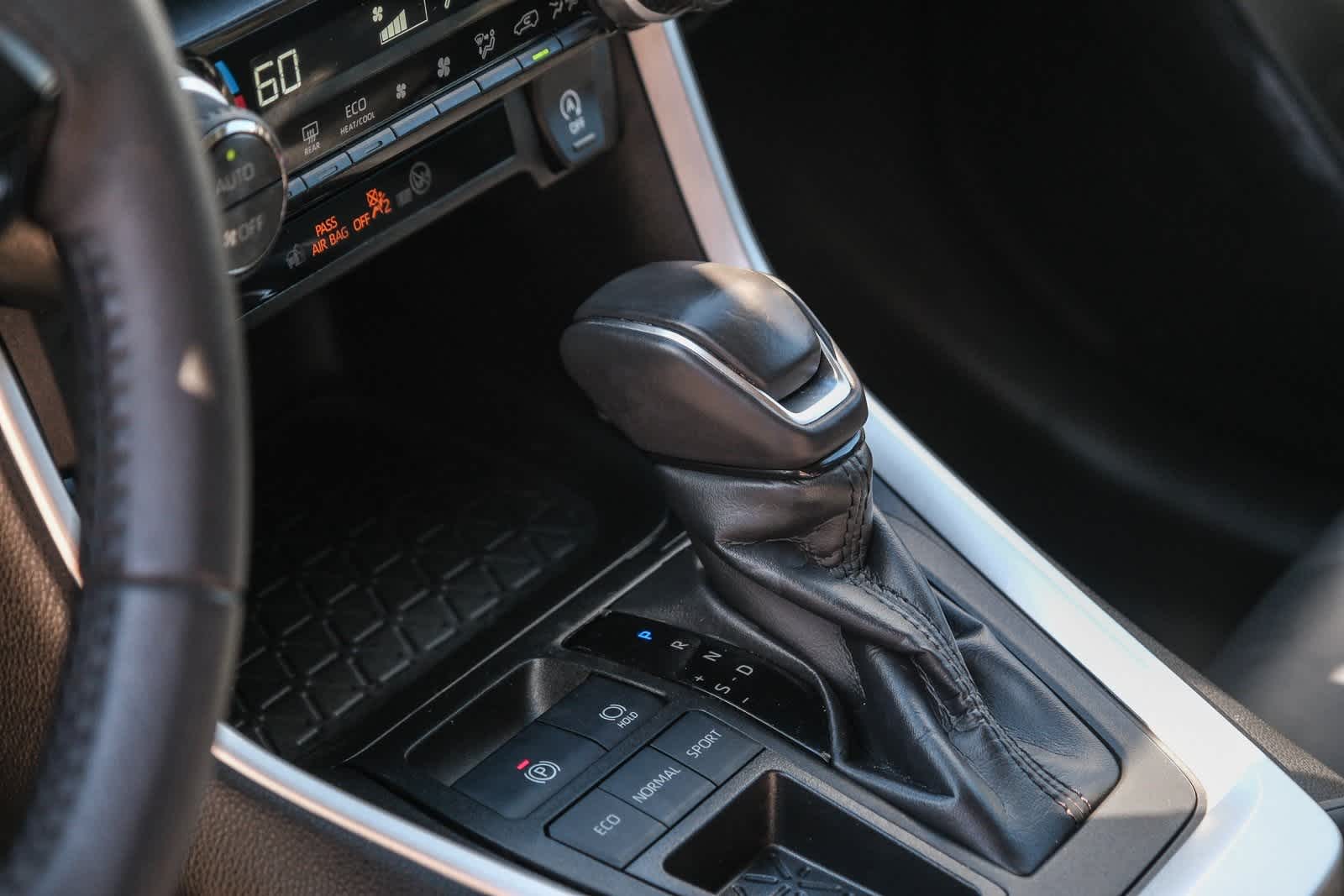 Thumbnail: 2023 Toyota RAV4 - 21