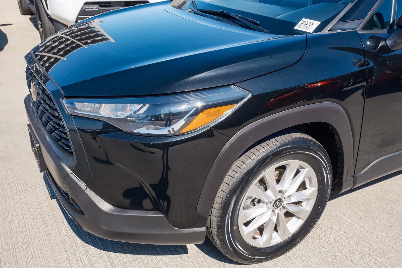 Thumbnail: 2022 Toyota Corolla Cross - 12