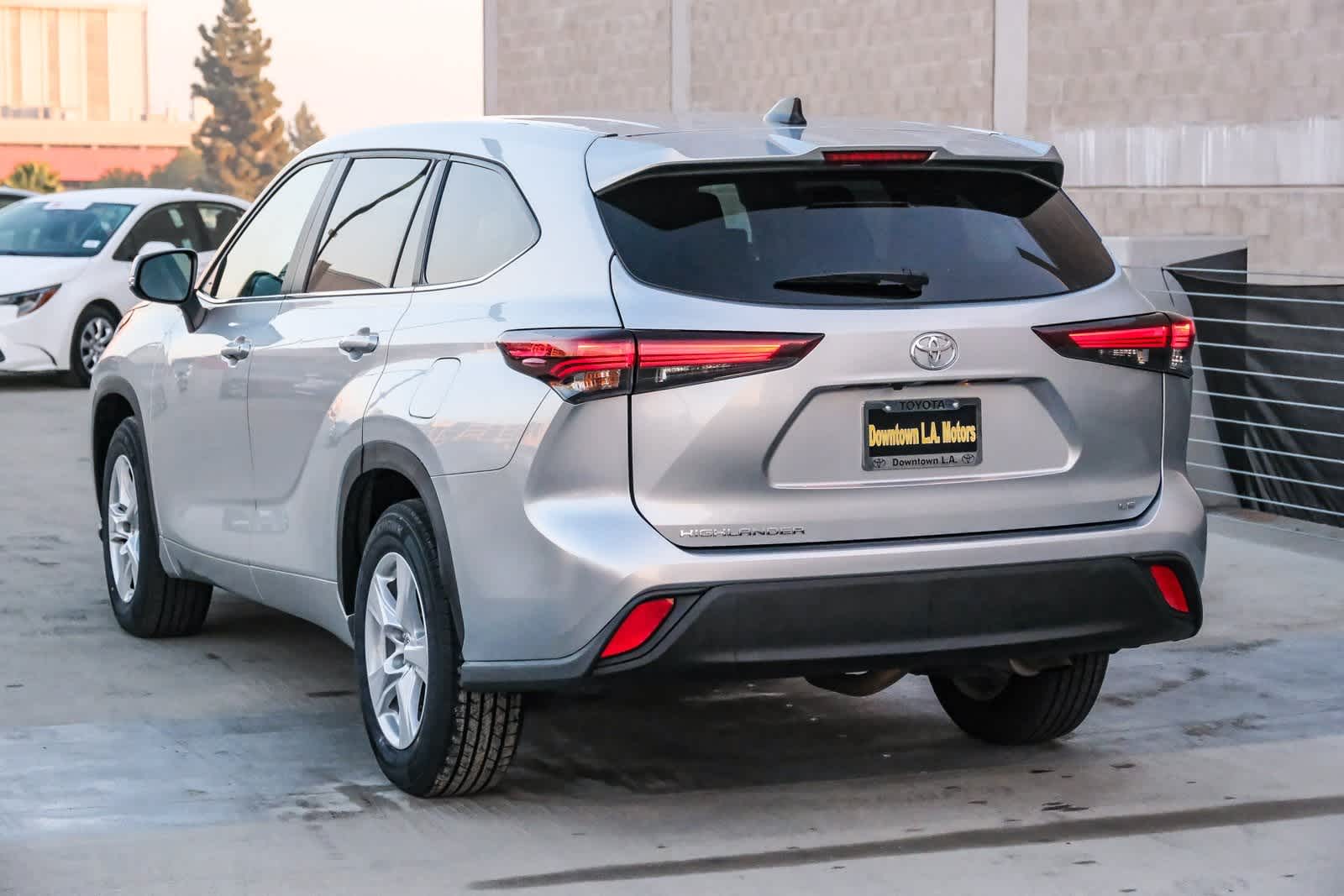 Thumbnail: 2024 Toyota Highlander - 6