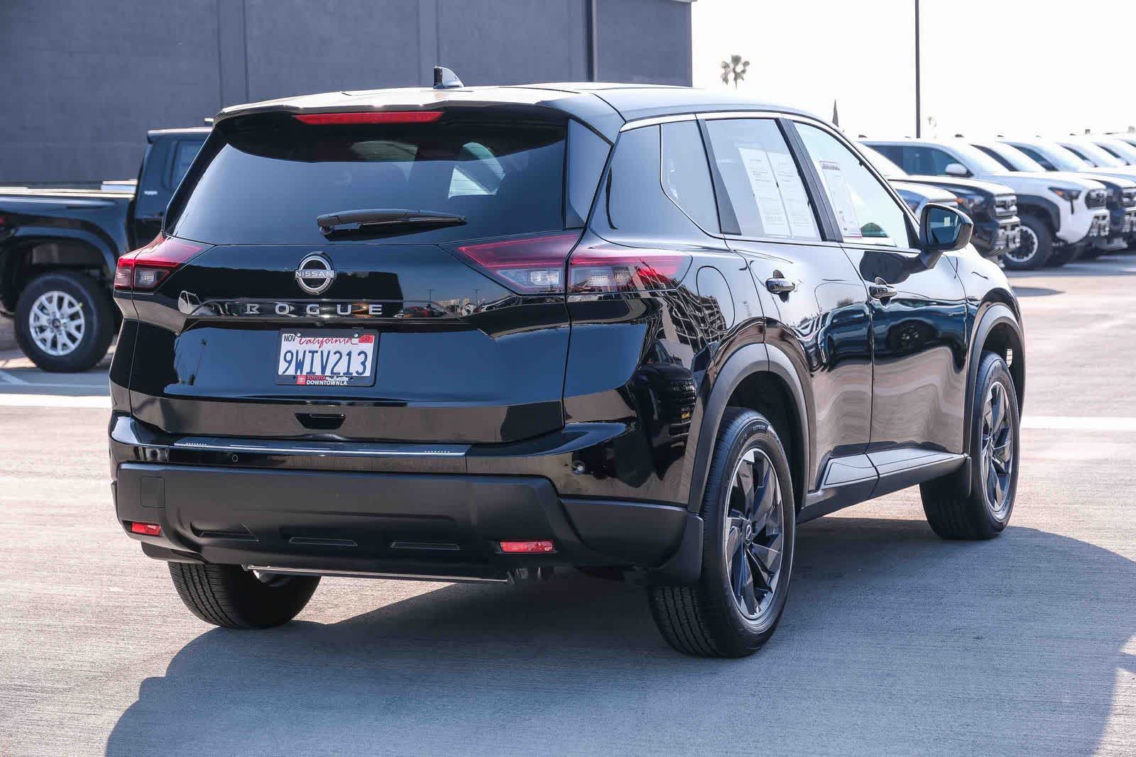 Thumbnail: 2026 Nissan Rogue - 4