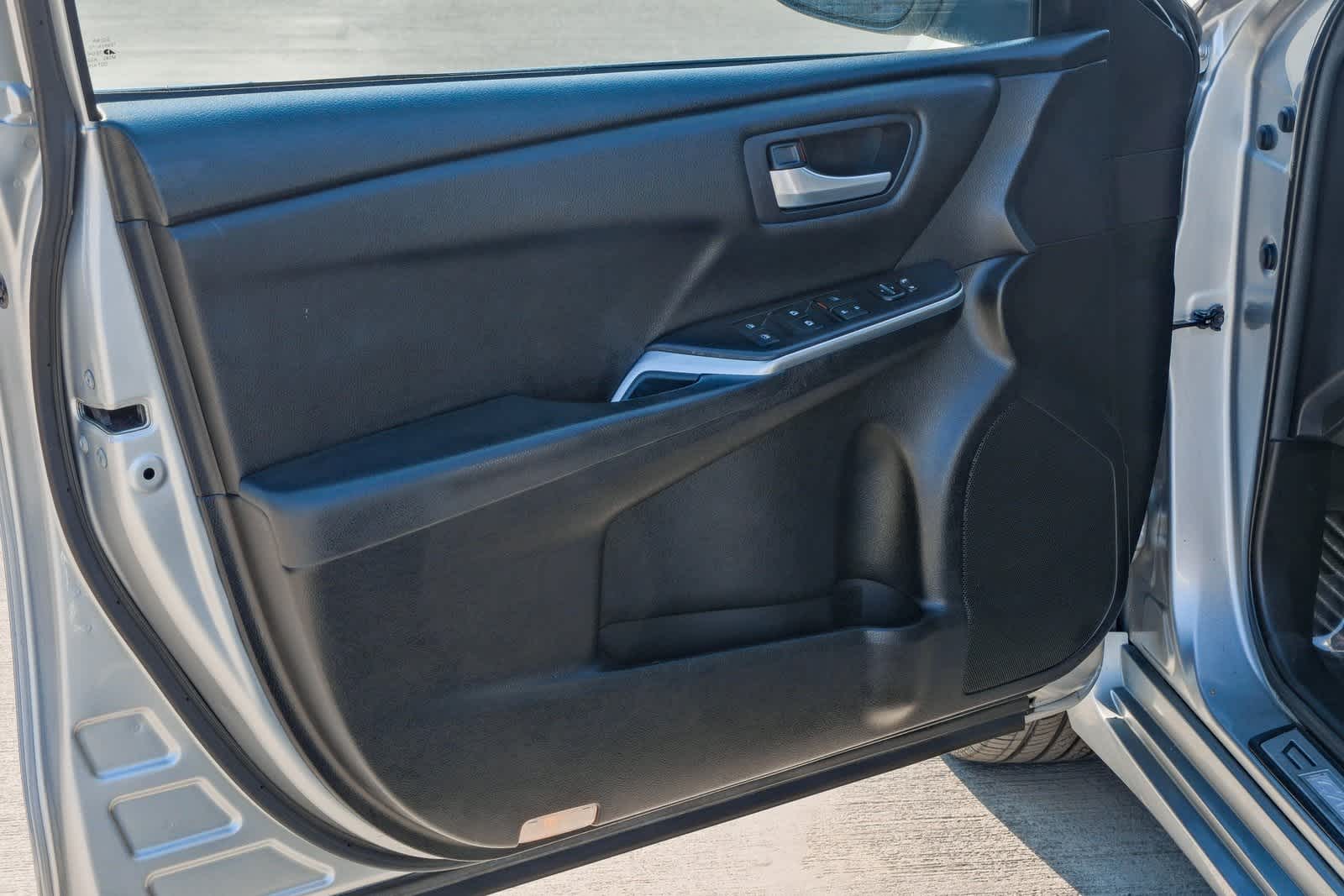 Thumbnail: 2016 Toyota Camry - 22