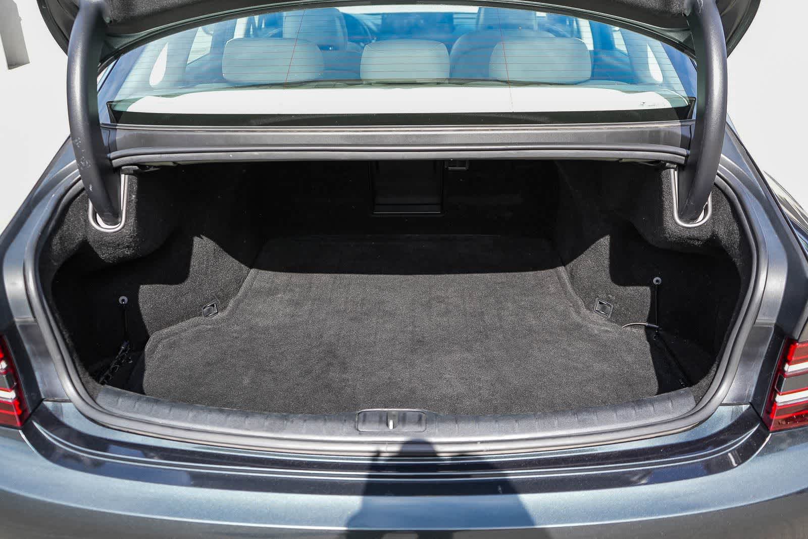 Thumbnail: 2022 Genesis G80 - 26