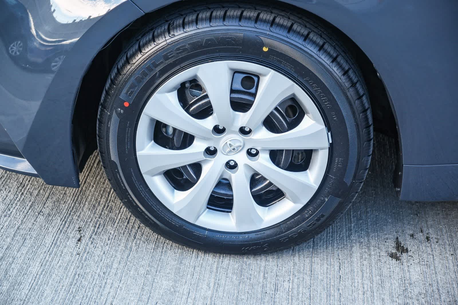 Thumbnail: 2024 Toyota Corolla - 10