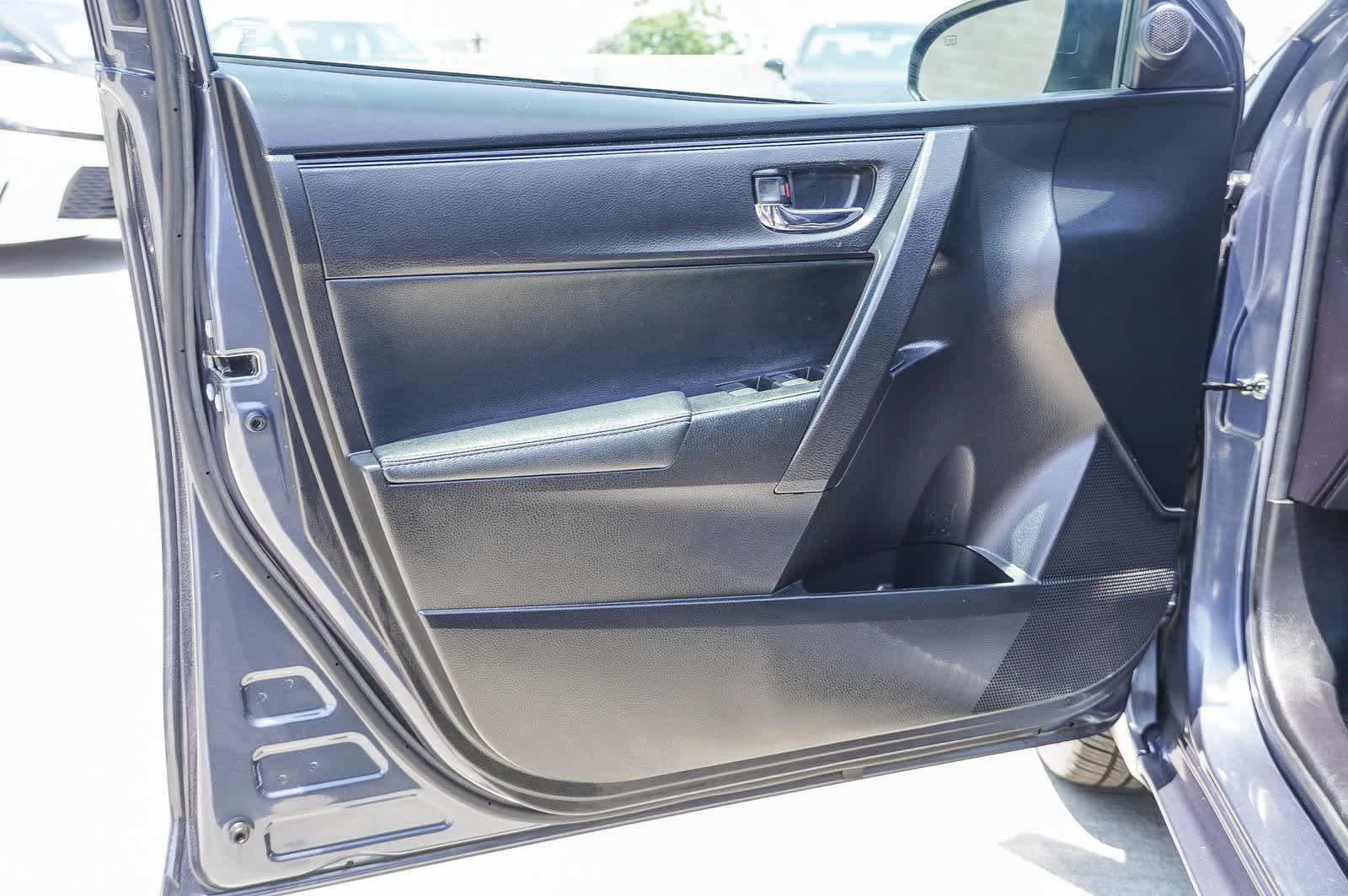 2019 Toyota Corolla SE 20