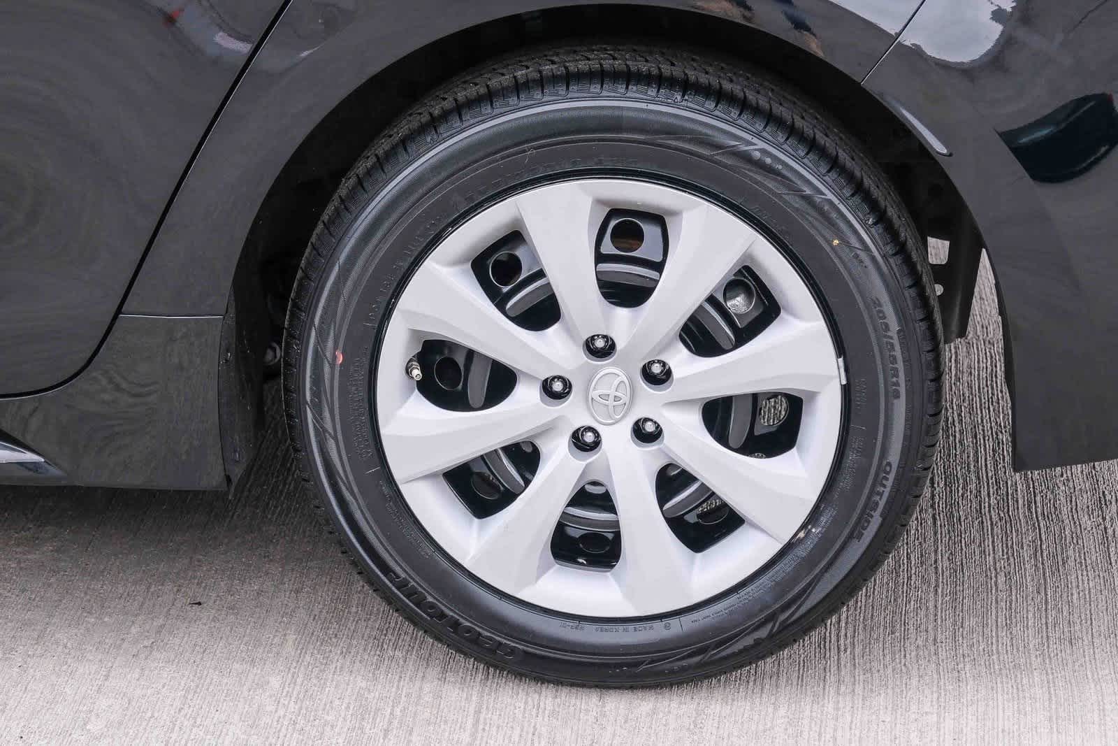 Thumbnail: 2023 Toyota Corolla - 9