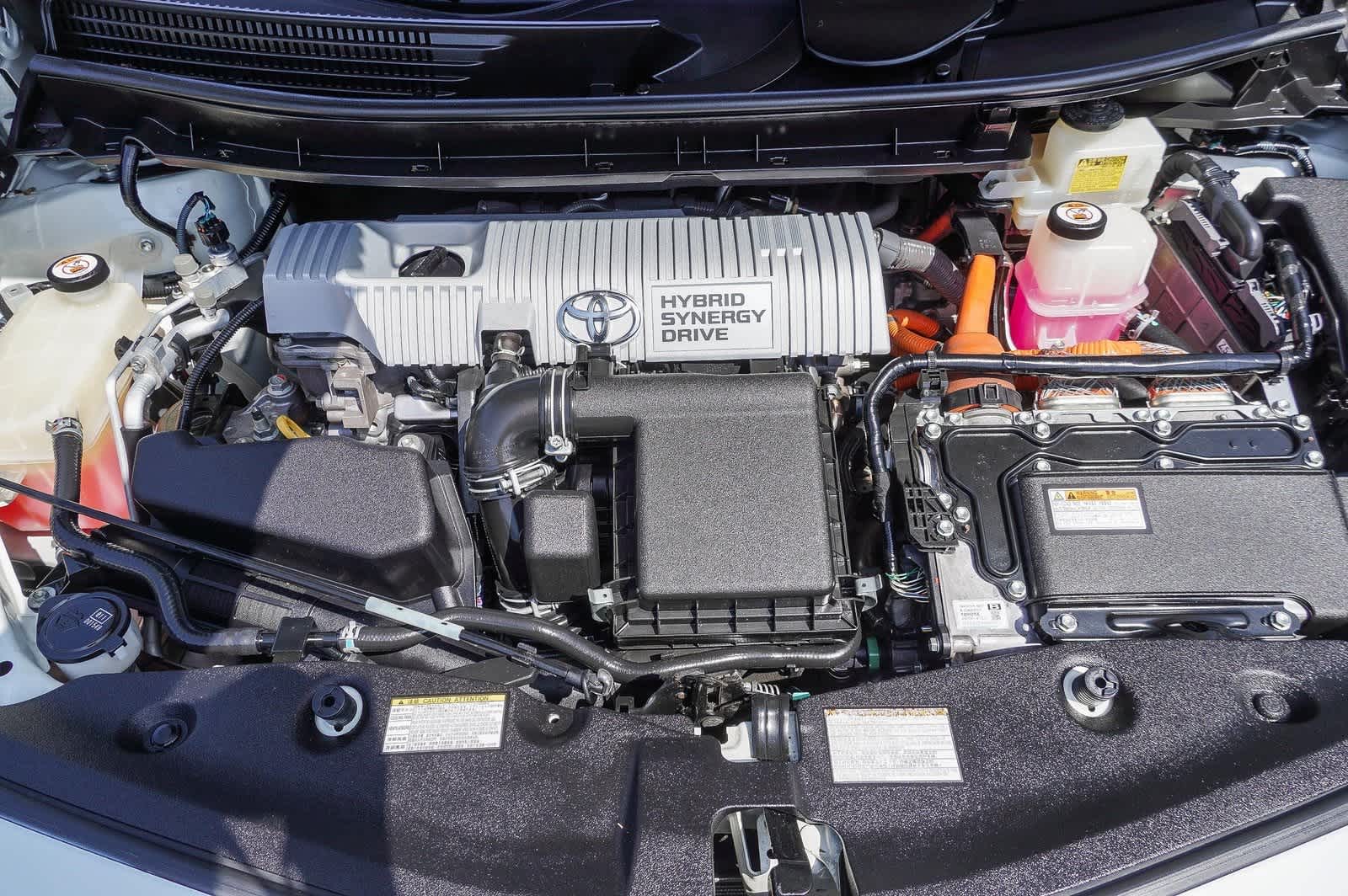 Thumbnail: 2017 Toyota Prius v - 26