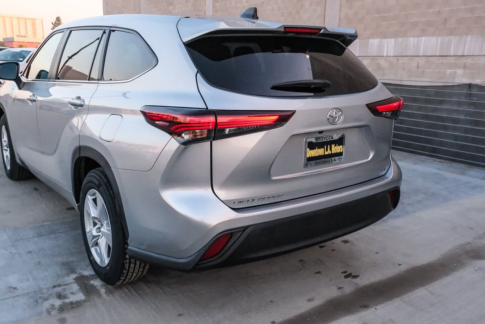 Thumbnail: 2024 Toyota Highlander - 8