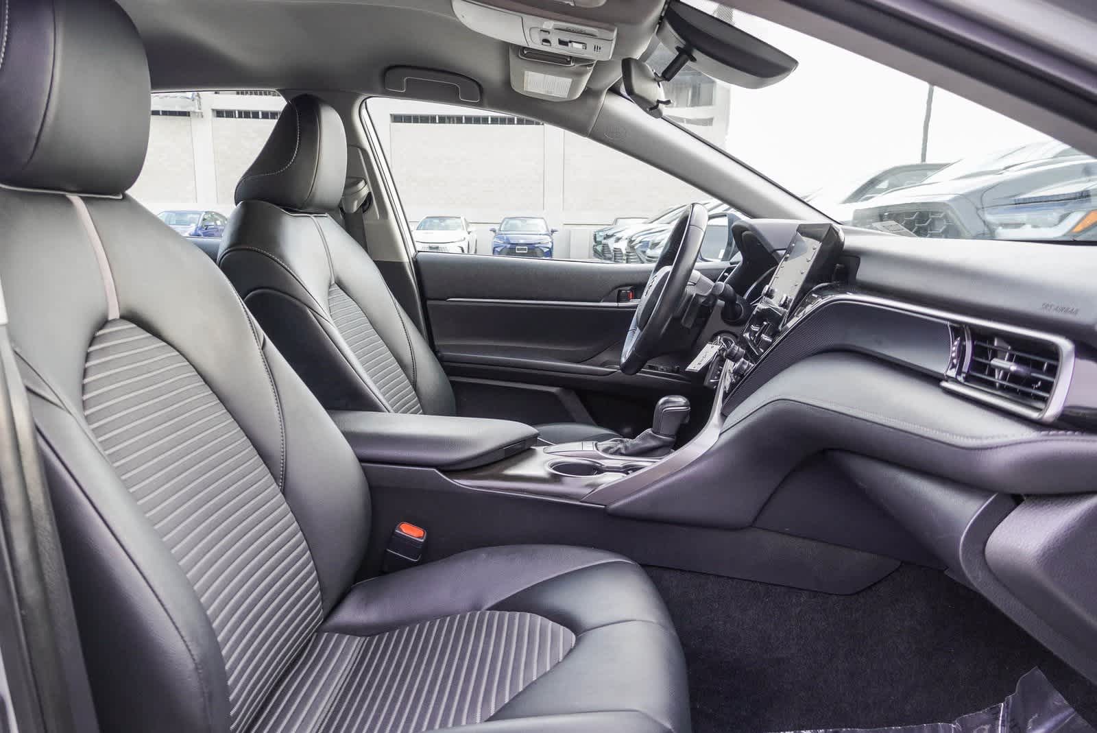 2022 Toyota Camry SE 18