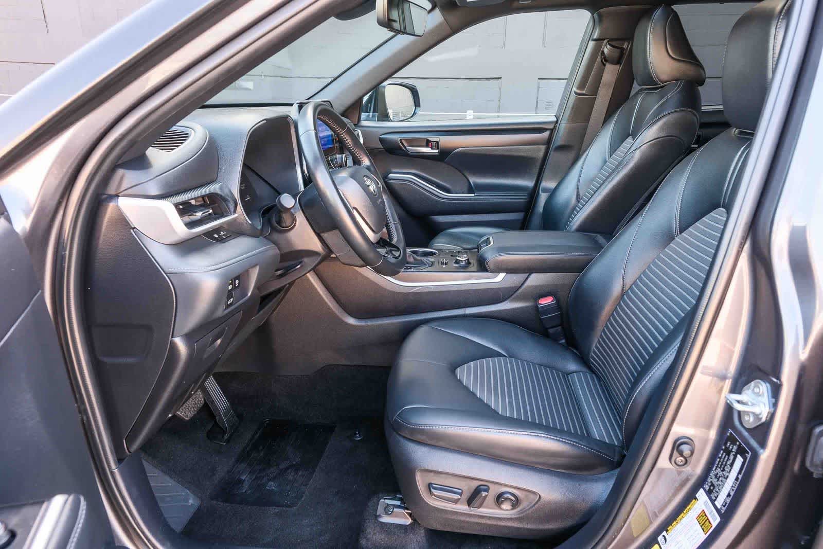 Thumbnail: 2025 Toyota Highlander - 19