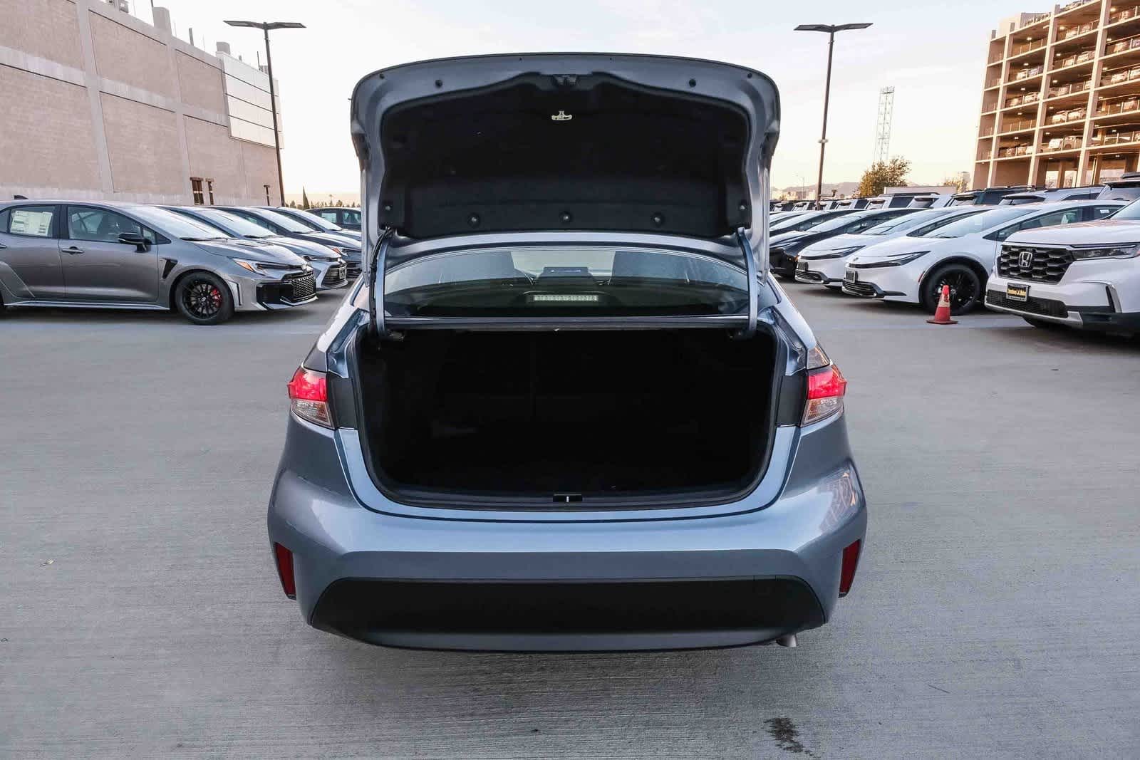 Thumbnail: 2023 Toyota Corolla - 26