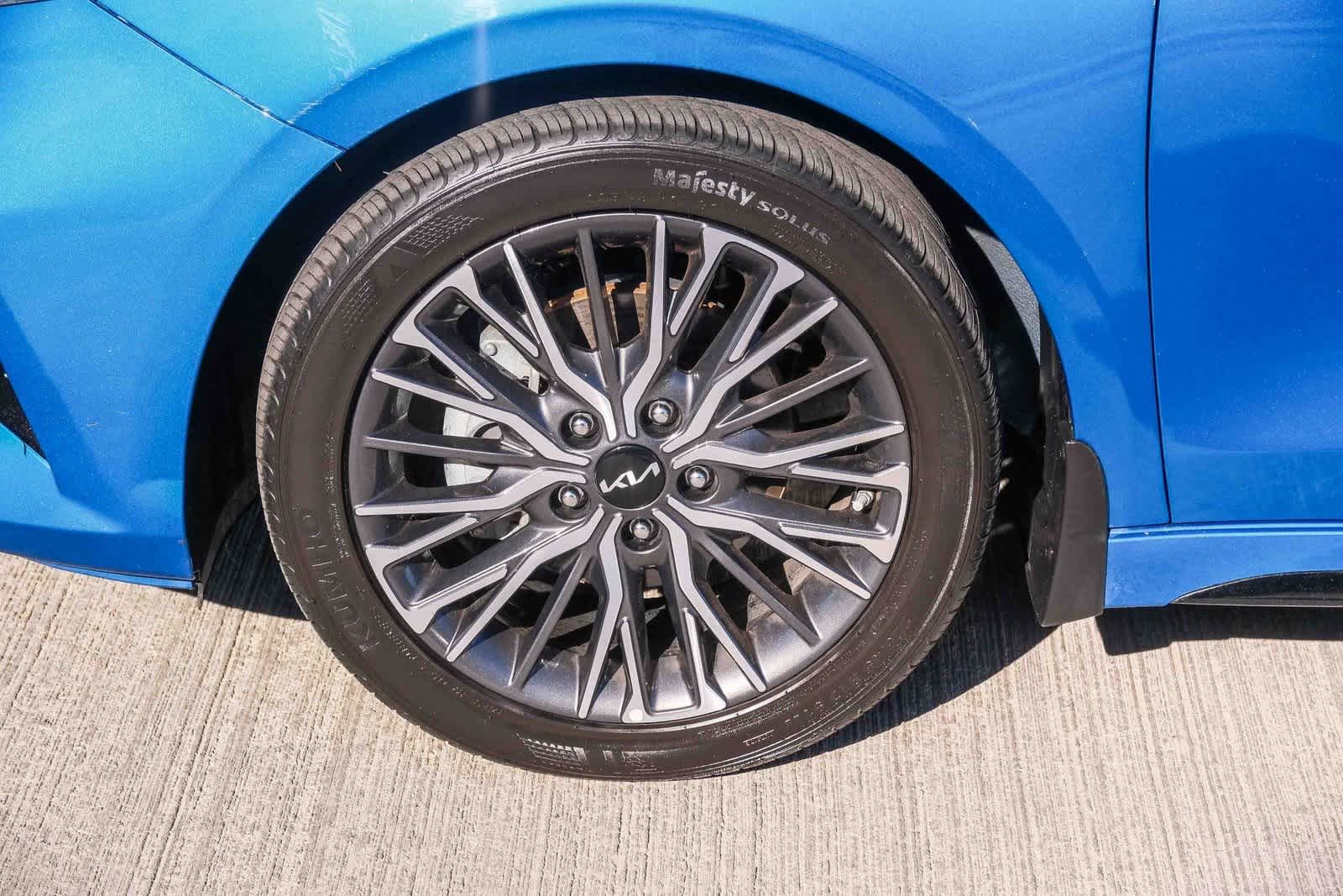 Thumbnail: 2023 Kia Forte - 10