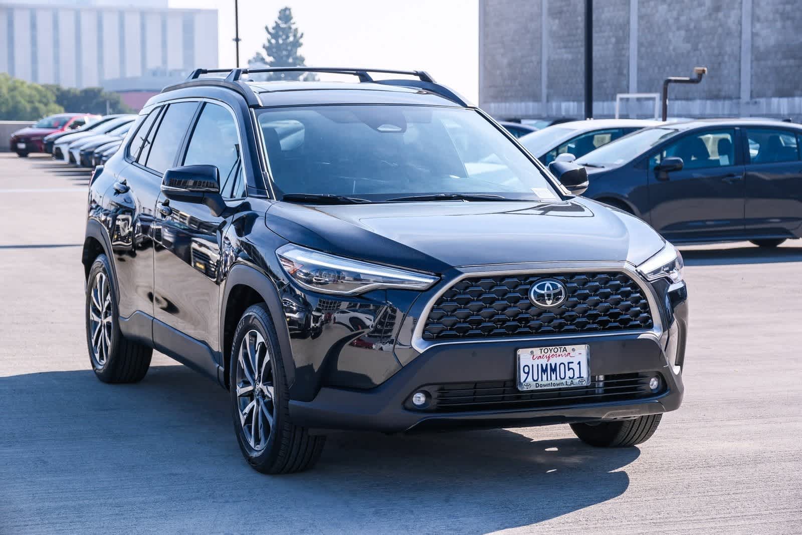 Thumbnail: 2025 Toyota Corolla Cross - 3