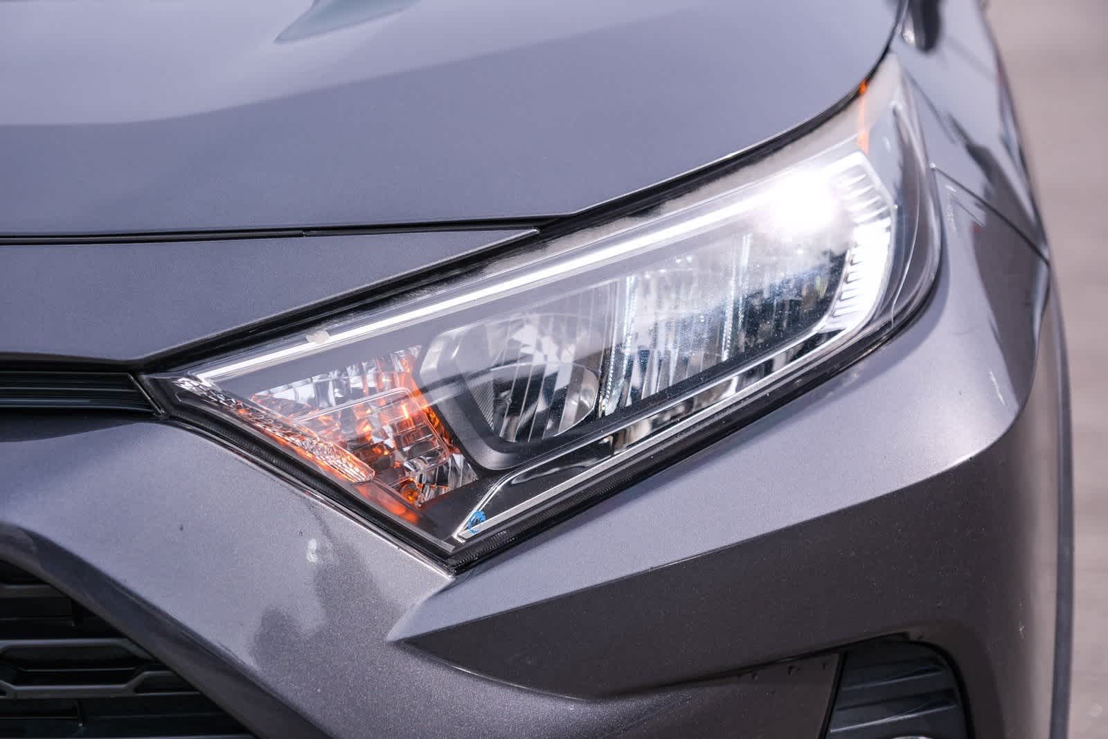 Thumbnail: 2020 Toyota RAV4 - 9