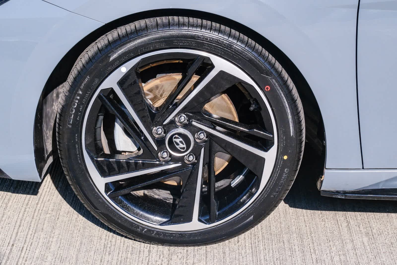 Thumbnail: 2022 Hyundai Elantra - 10