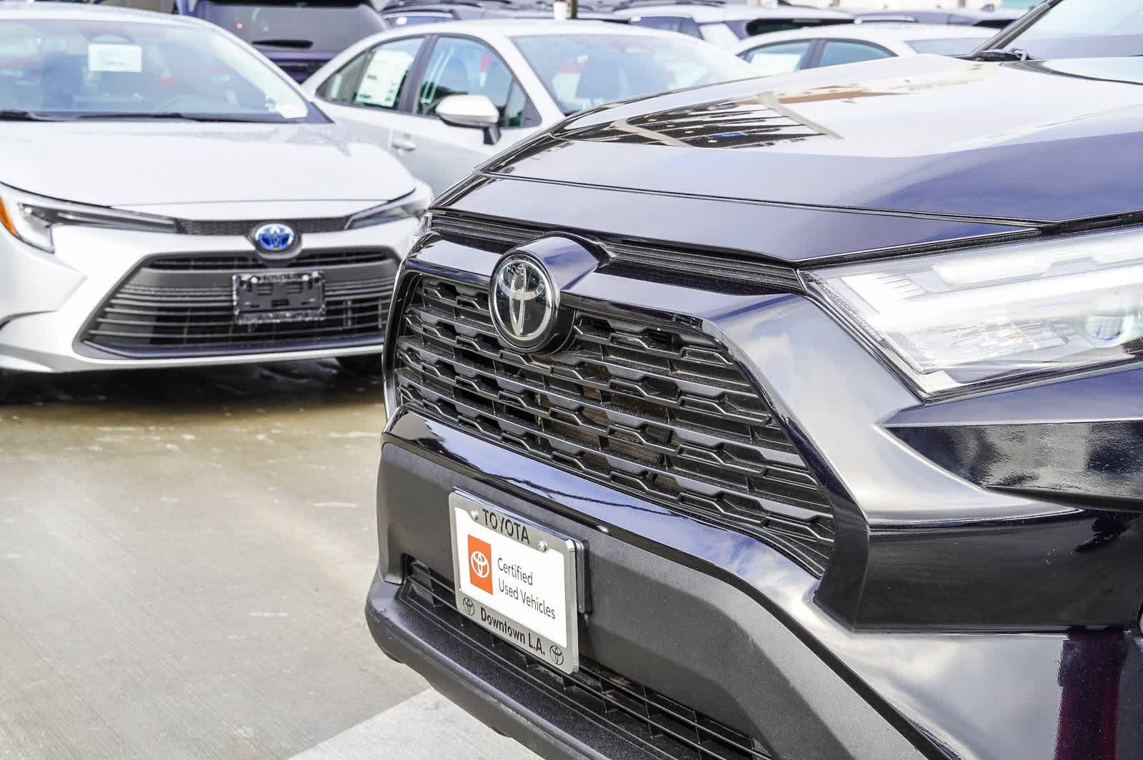 2022 Toyota RAV4 XLE 12