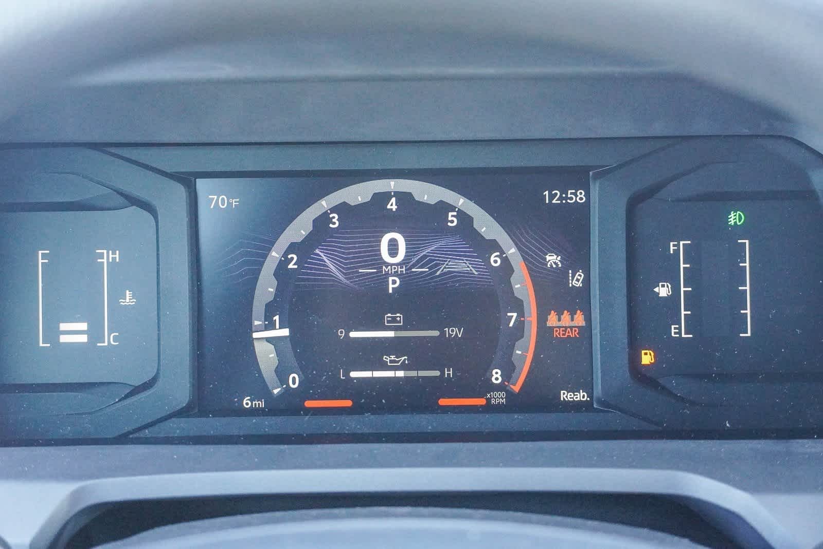 2025 Toyota Tacoma SR5 24