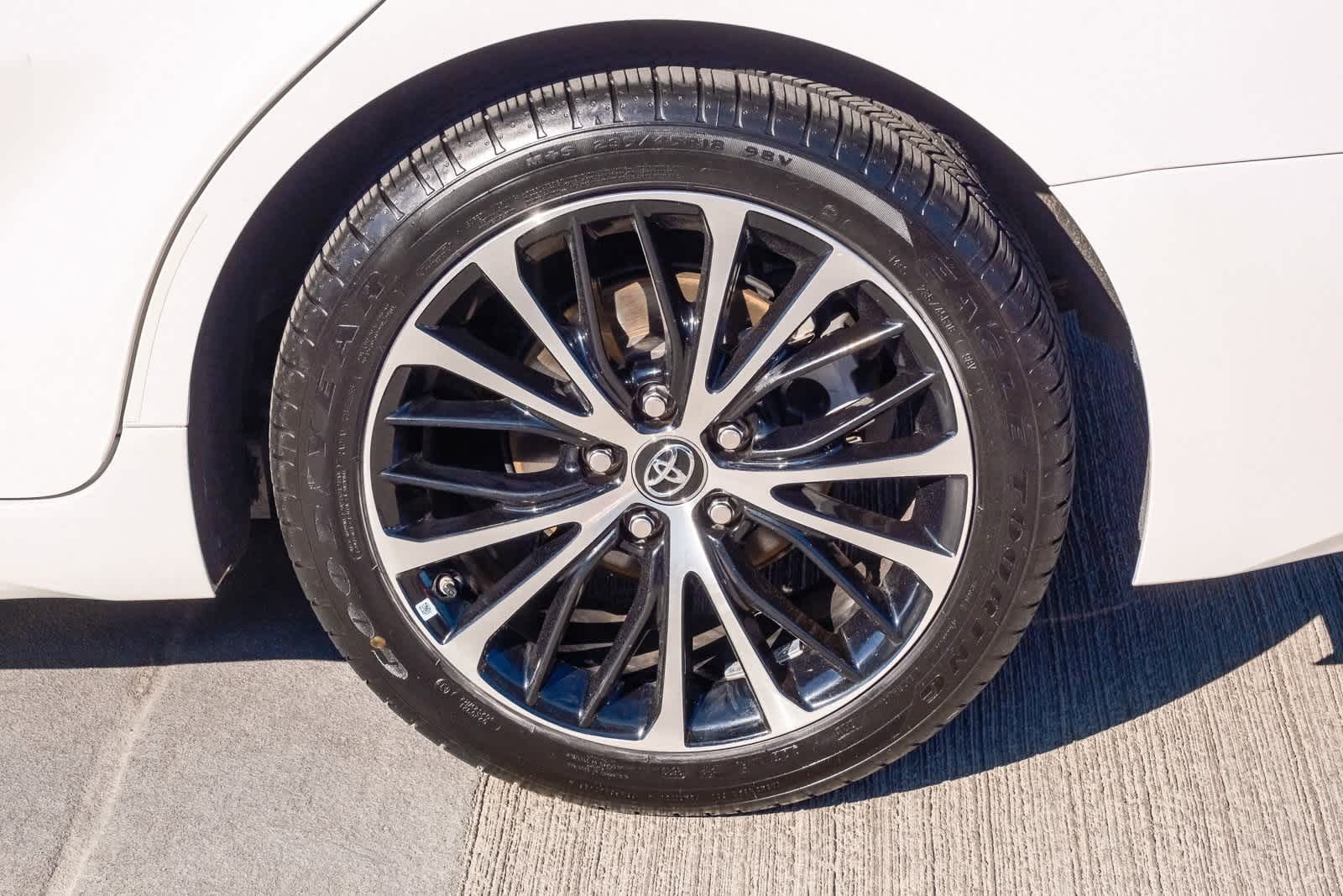 Thumbnail: 2019 Toyota Camry - 9