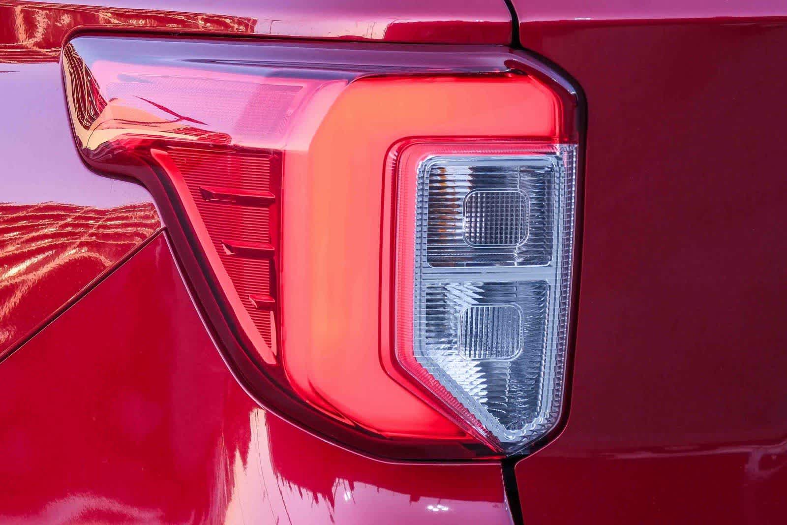 Thumbnail: 2021 Ford Explorer - 7