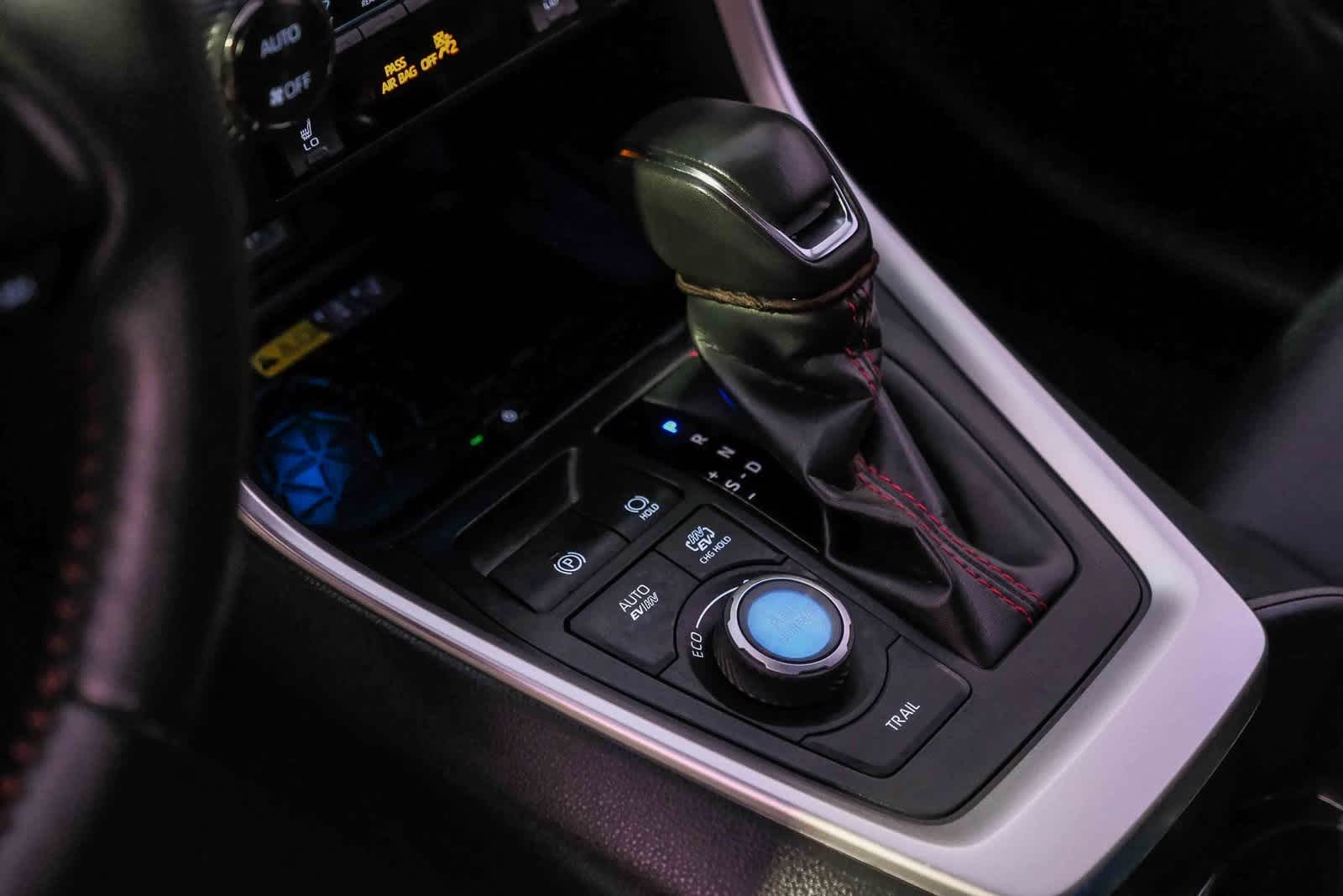 Thumbnail: 2024 Toyota RAV4 - 16