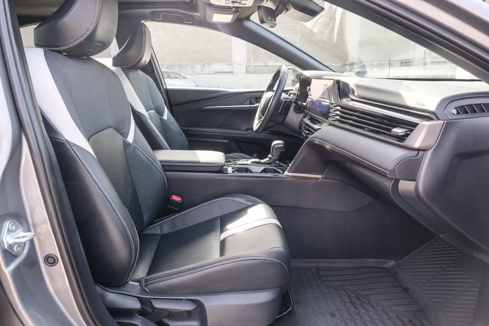 Thumbnail: 2025 Toyota Camry - 17