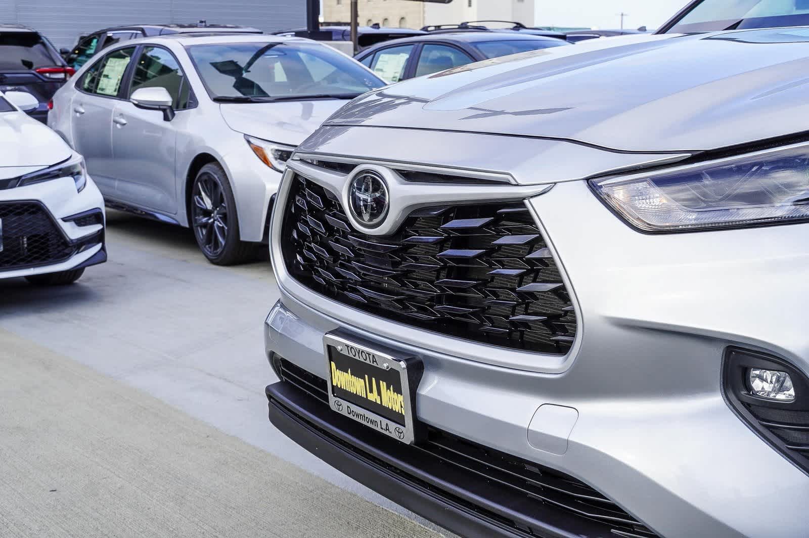 2022 Toyota Highlander XLE 12