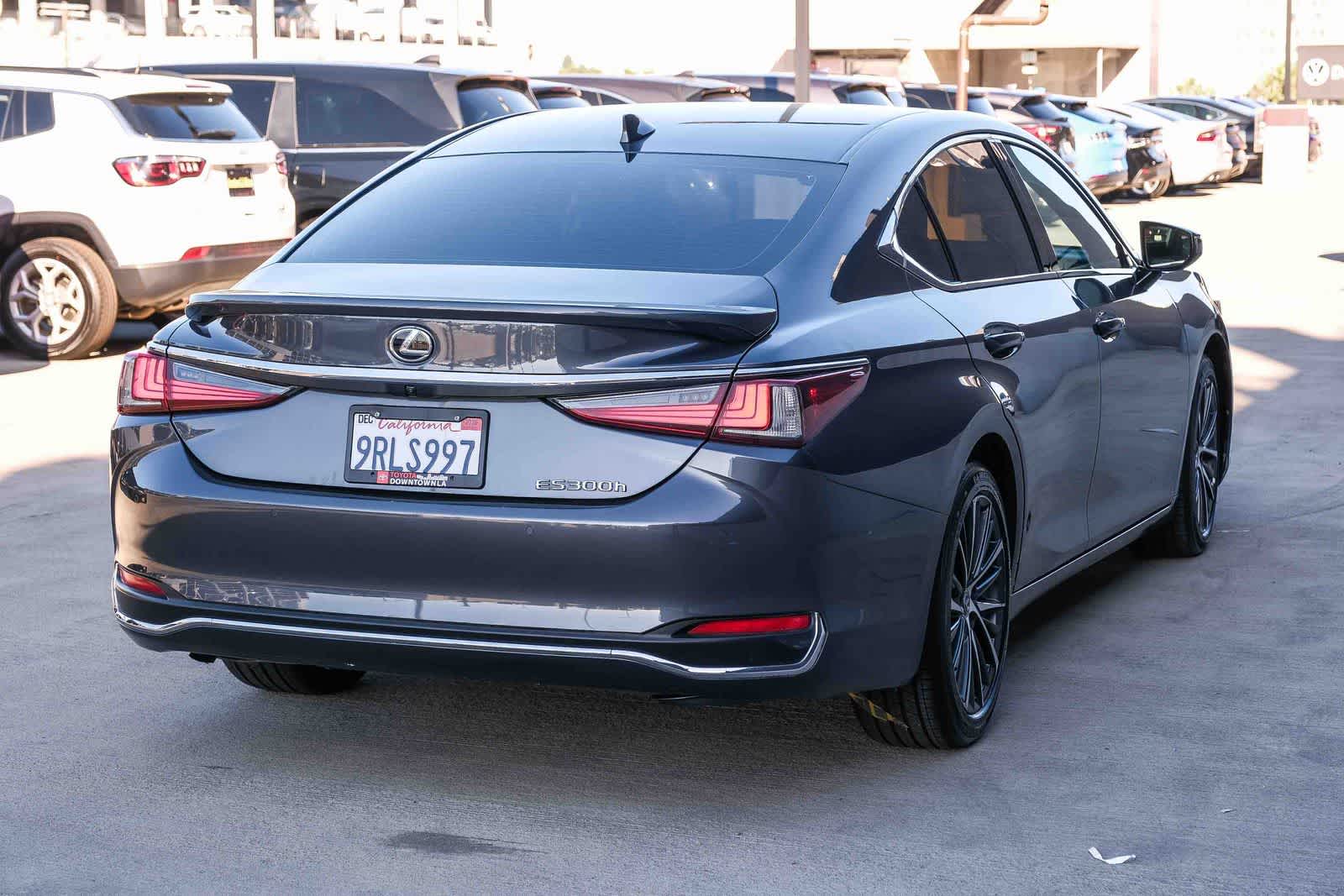 Thumbnail: 2025 Lexus ES - 3