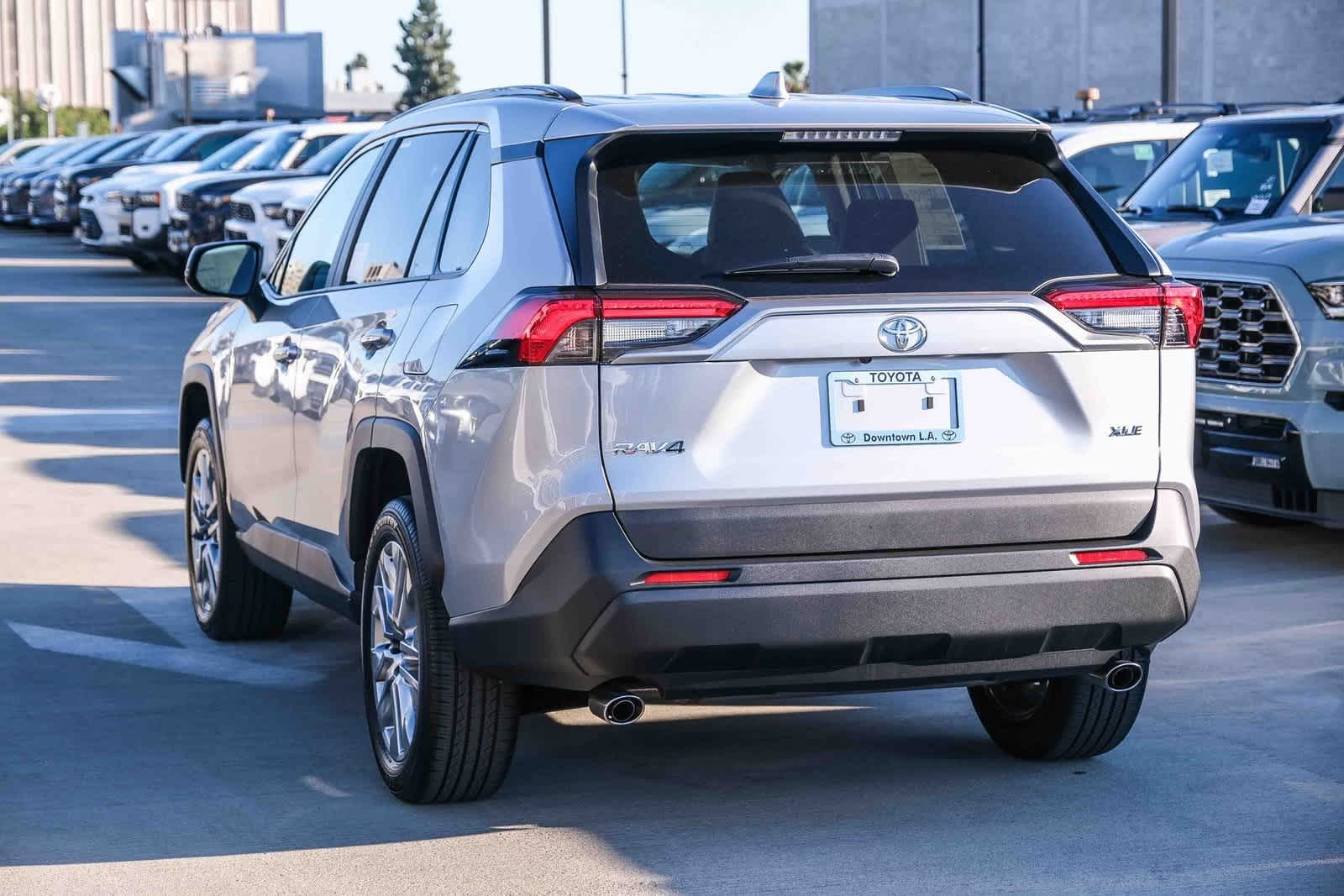 Thumbnail: 2025 Toyota RAV4 - 6