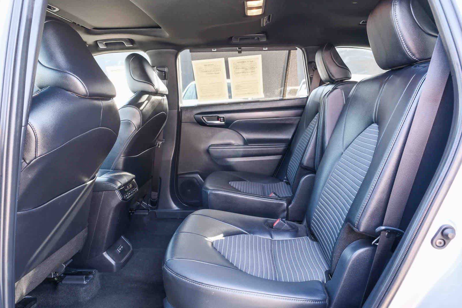 Thumbnail: 2025 Toyota Highlander - 16