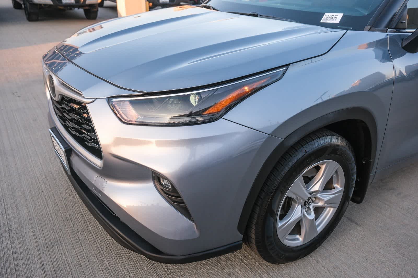 Thumbnail: 2022 Toyota Highlander - 12