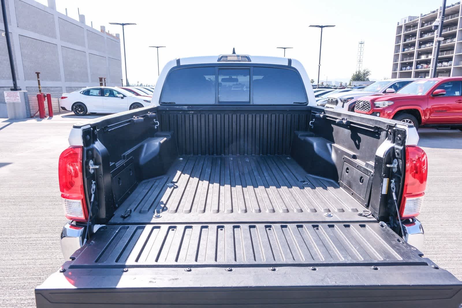 Thumbnail: 2017 Toyota Tacoma - 25