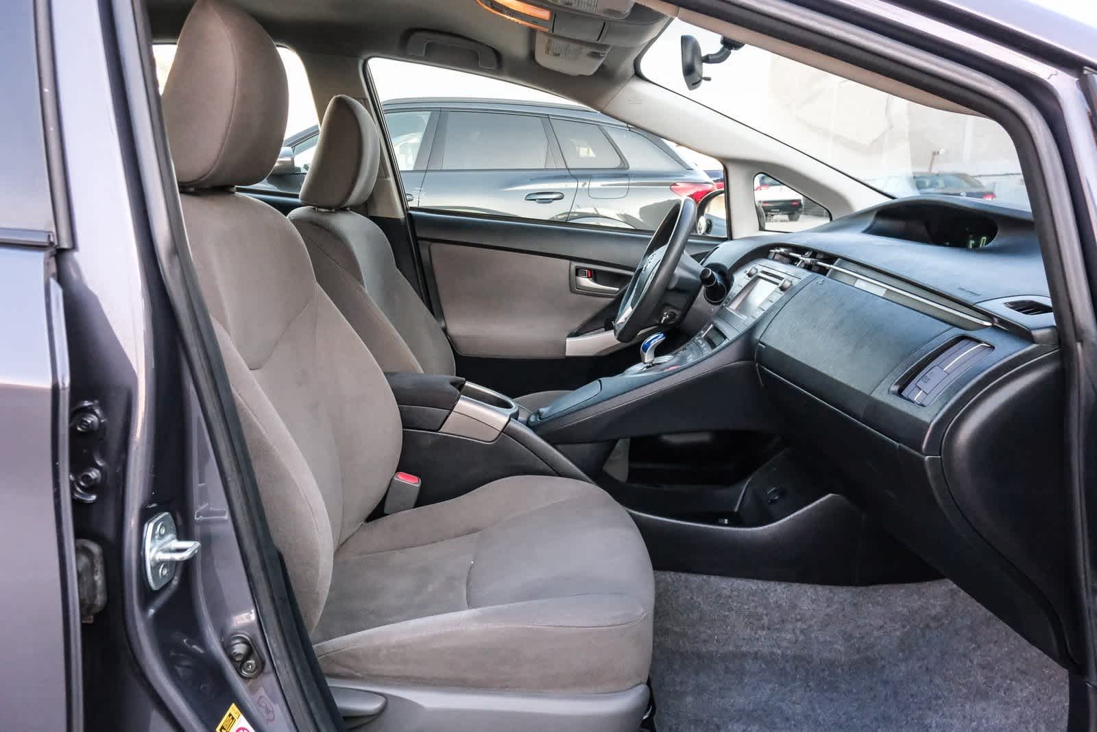Thumbnail: 2015 Toyota Prius - 18