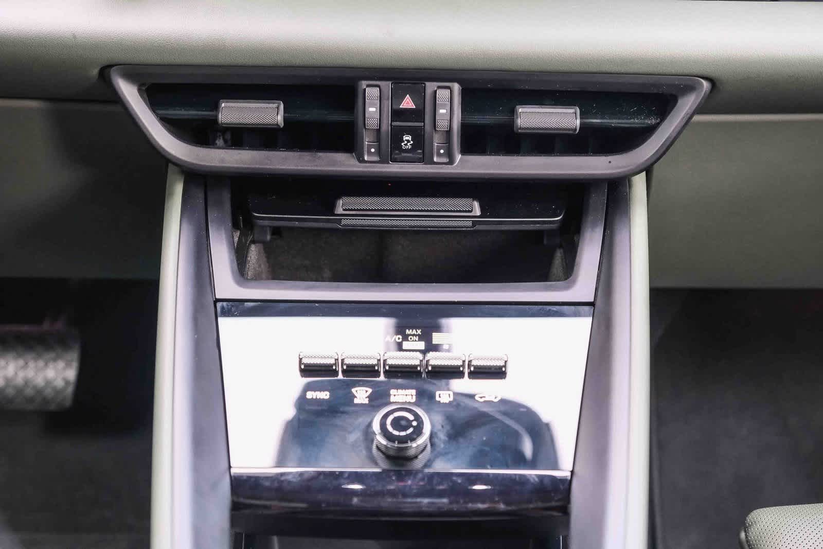 Thumbnail: 2024 Porsche Macan - 14