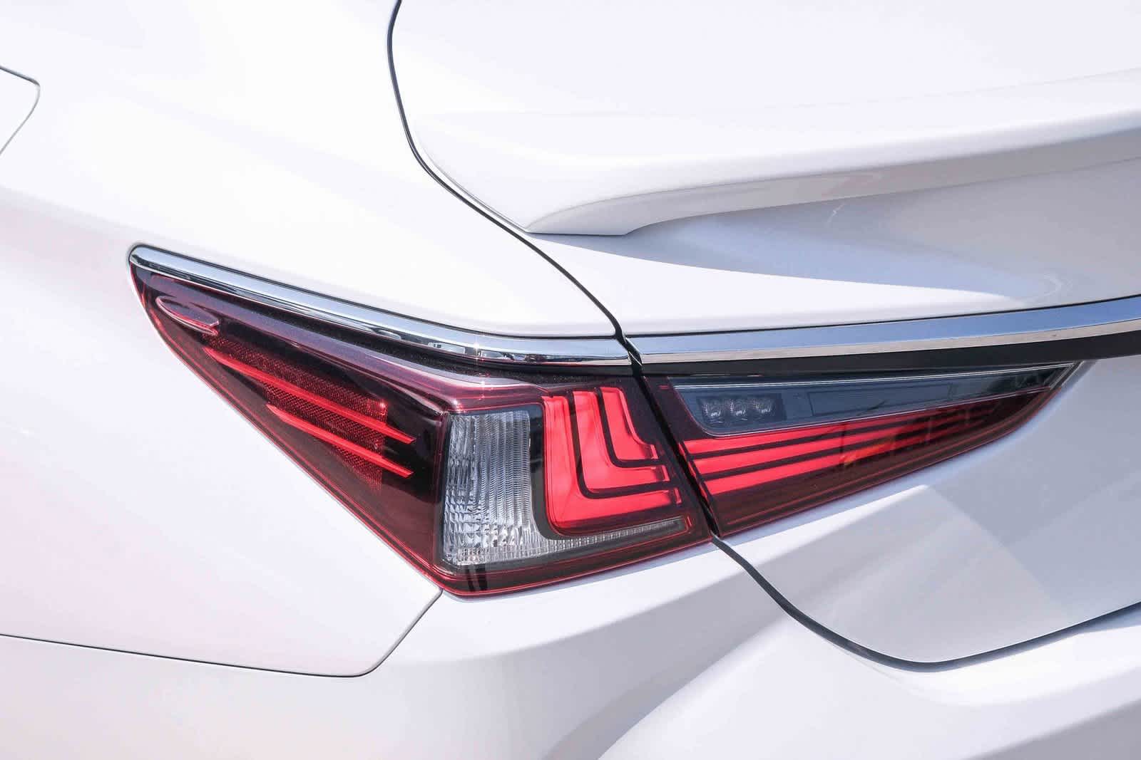 Thumbnail: 2025 Lexus ES - 7