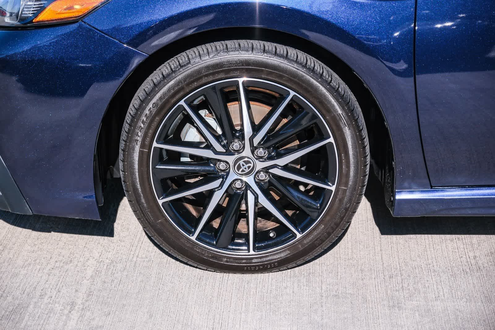 Thumbnail: 2022 Toyota Camry - 10