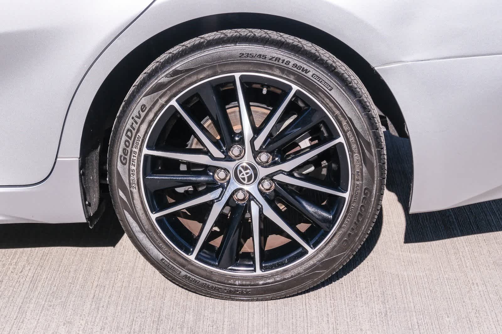 Thumbnail: 2022 Toyota Camry - 9