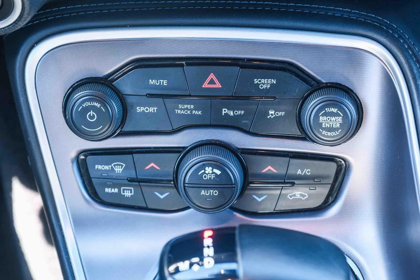 Thumbnail: 2019 Dodge Challenger - 12