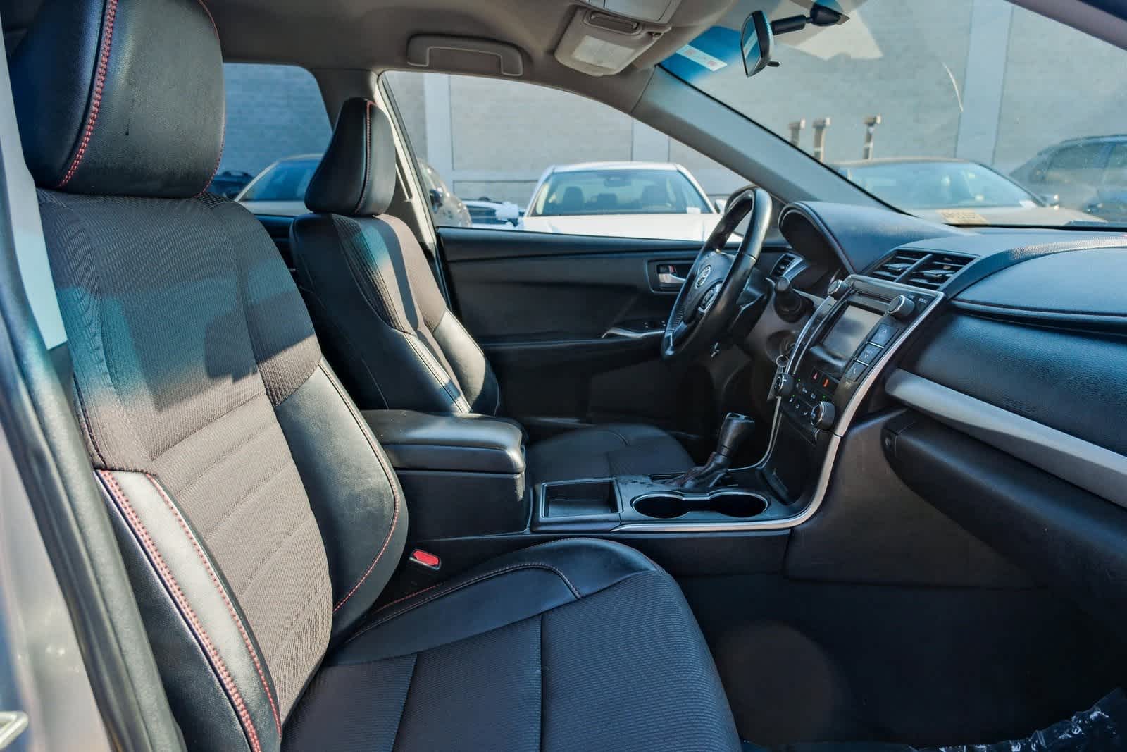 Thumbnail: 2016 Toyota Camry - 18