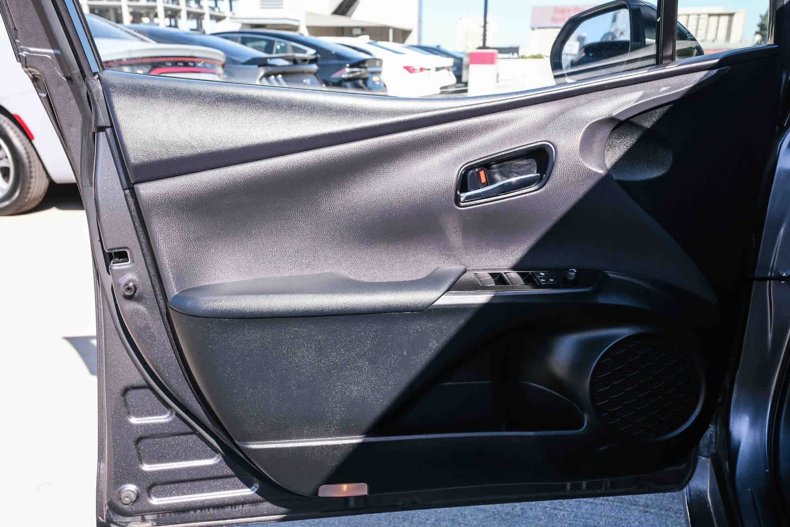 Thumbnail: 2021 Toyota Prius Prime - 22