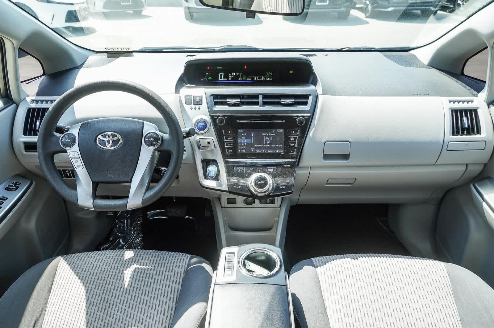 Thumbnail: 2017 Toyota Prius v - 13