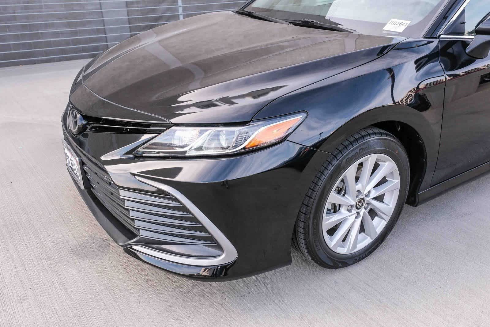 Thumbnail: 2022 Toyota Camry - 12