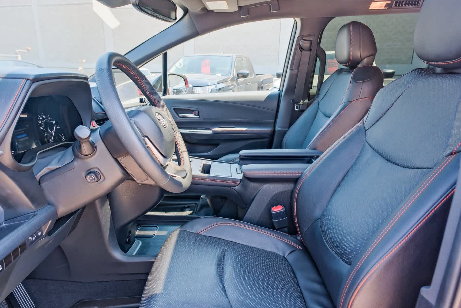 Thumbnail: 2024 Toyota Sienna - 18