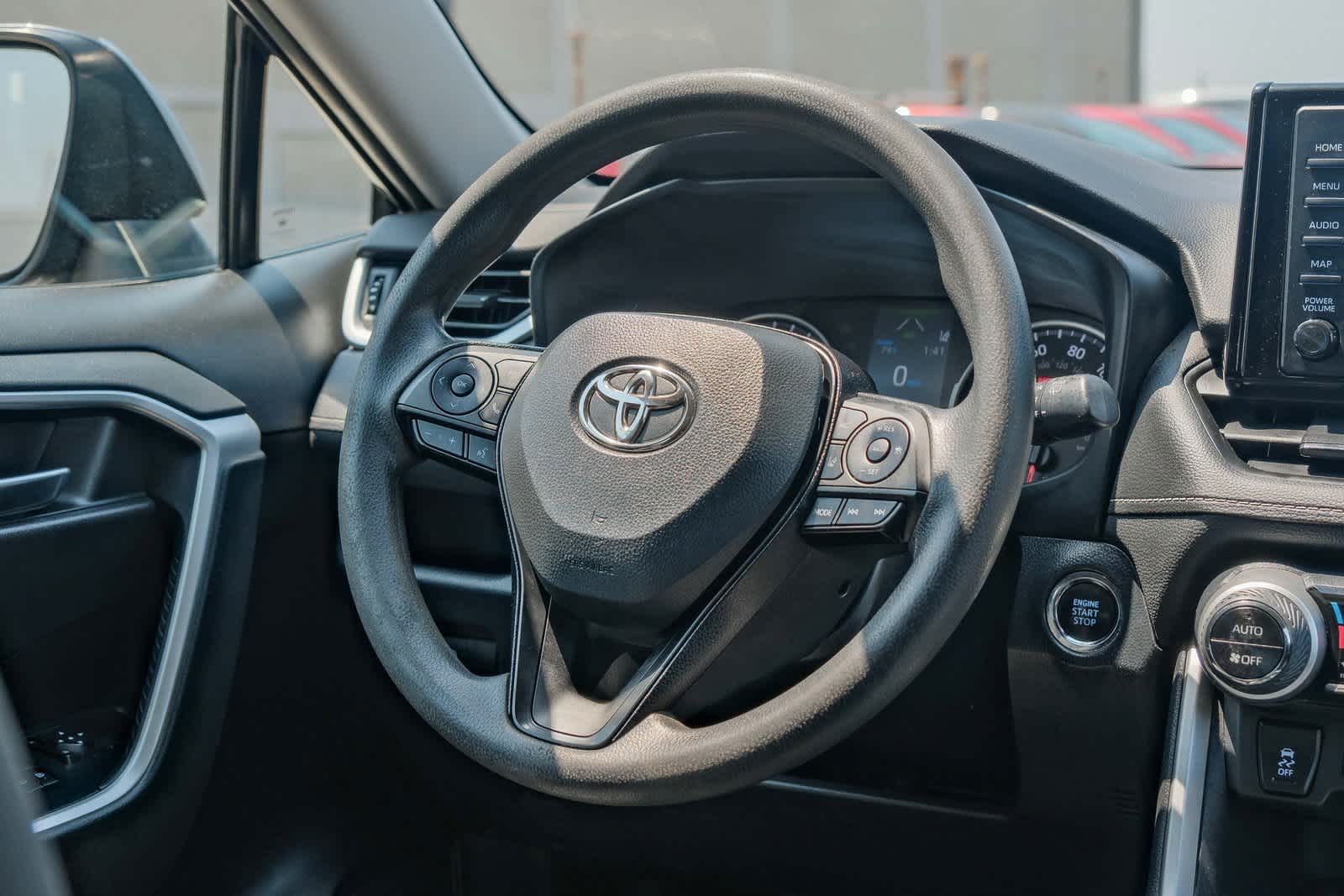 Thumbnail: 2022 Toyota RAV4 - 16