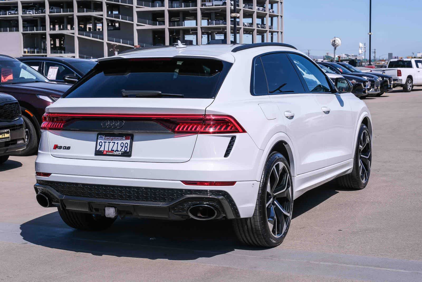 Thumbnail: 2022 Audi RS Q8 - 4