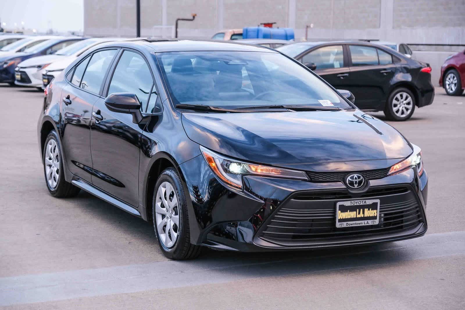 Thumbnail: 2025 Toyota Corolla - 3