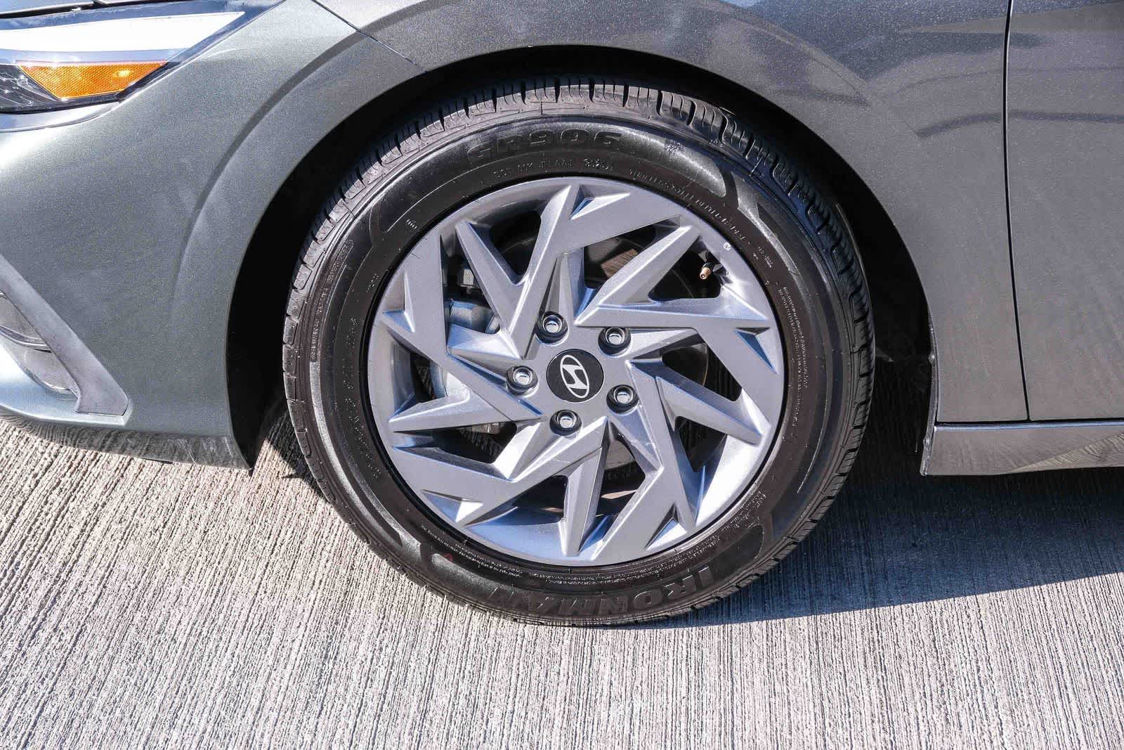 Thumbnail: 2024 Hyundai Elantra - 10